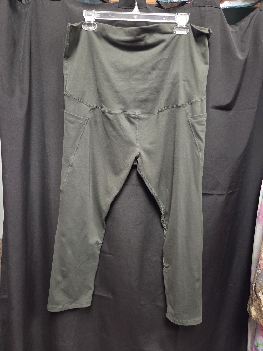 Angel Maternity High-Waist Olive Green XL Leggings.